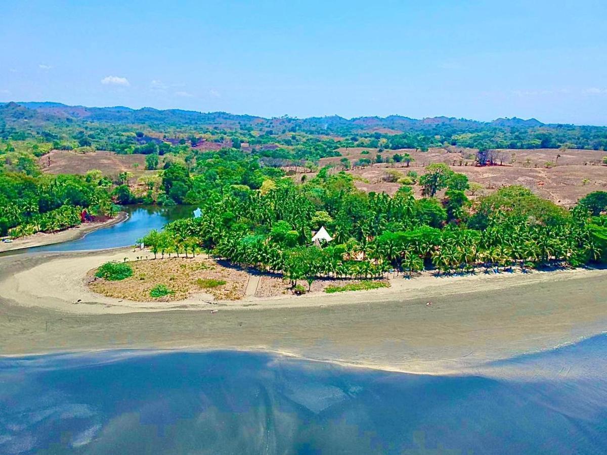Hotel Oasis & Surf Camp Санта-Каталіна Екстер'єр фото