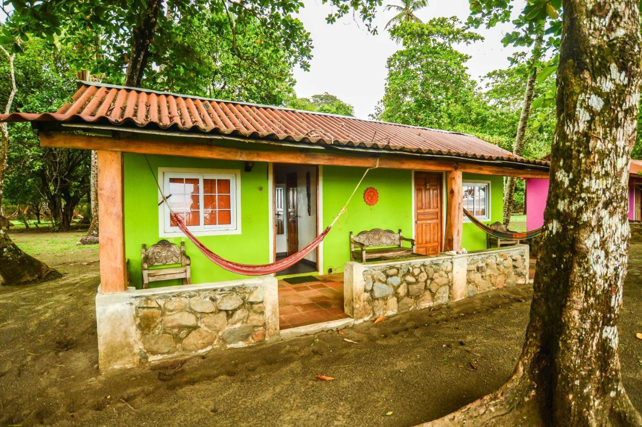 Hotel Oasis & Surf Camp Санта-Каталіна Екстер'єр фото