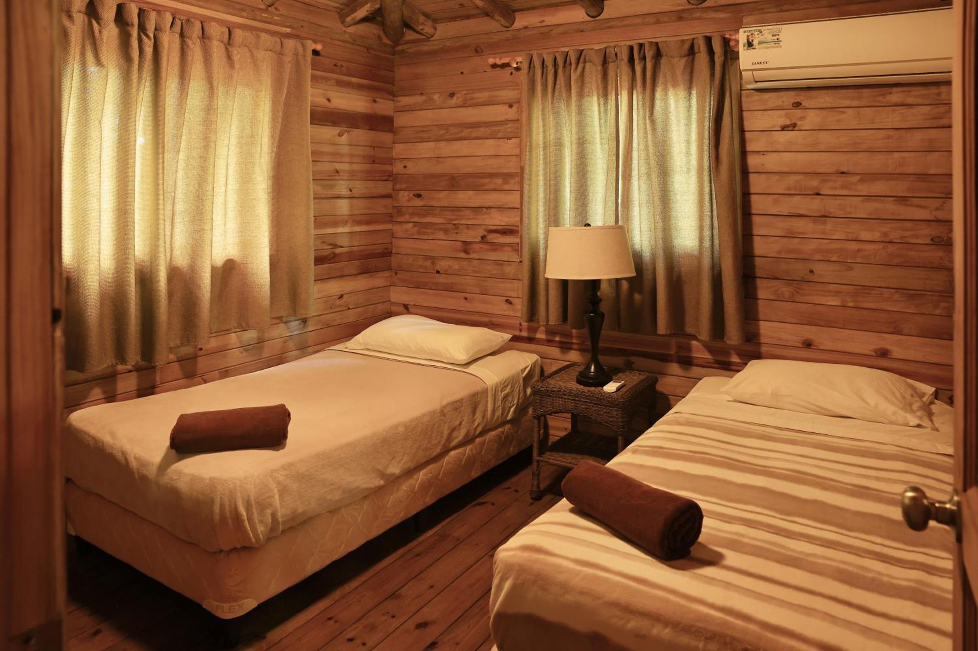 Hotel Oasis & Surf Camp Санта-Каталіна Екстер'єр фото