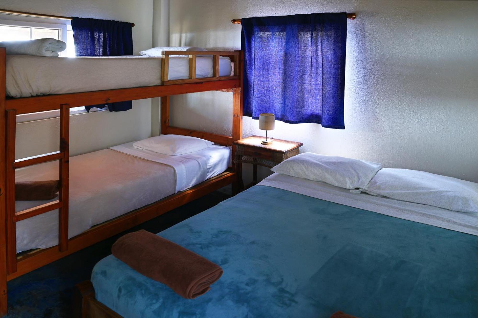 Hotel Oasis & Surf Camp Санта-Каталіна Екстер'єр фото