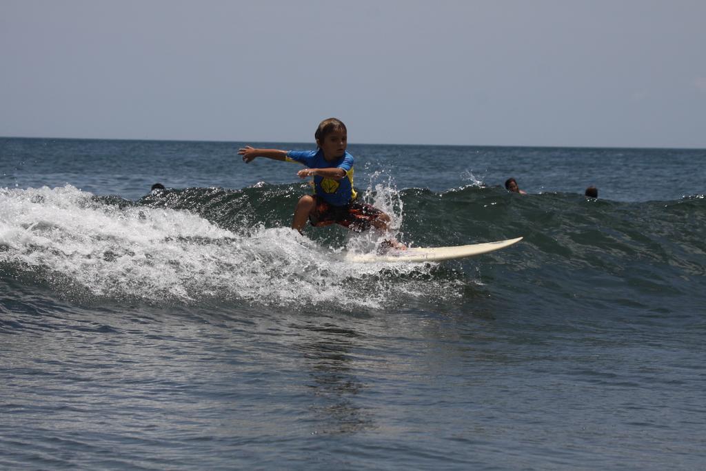 Hotel Oasis & Surf Camp Санта-Каталіна Екстер'єр фото